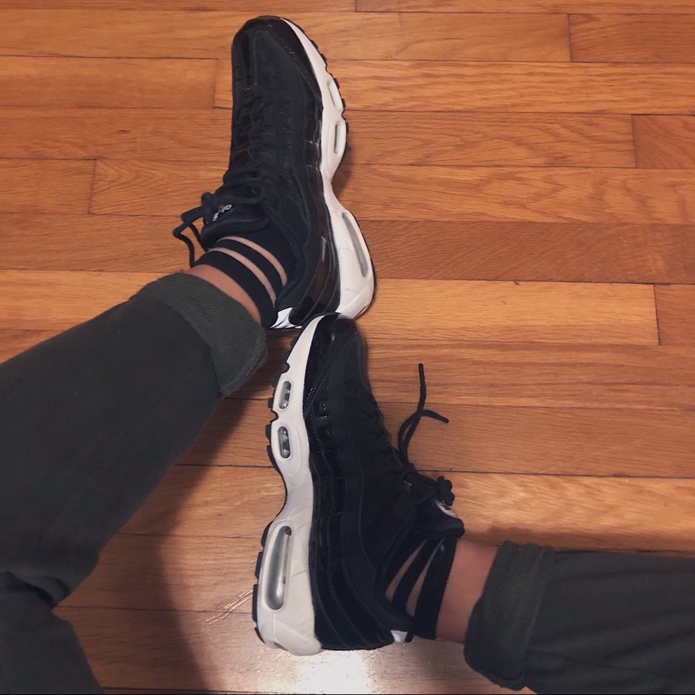 NIKE Air Max 95 SE Premium